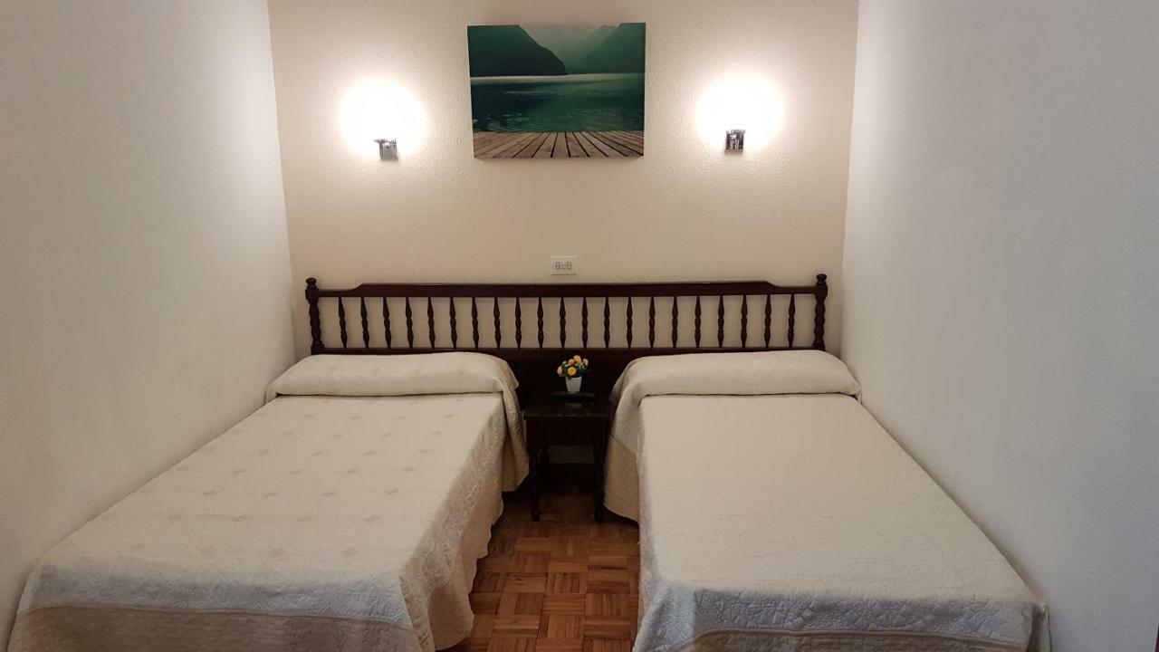 Hostal La Sierra Saron Zewnętrze zdjęcie