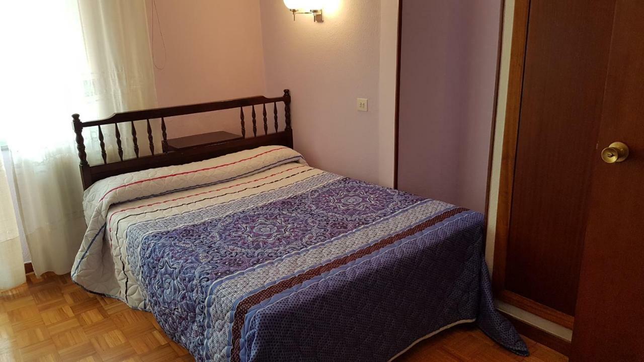 Hostal La Sierra Saron Zewnętrze zdjęcie