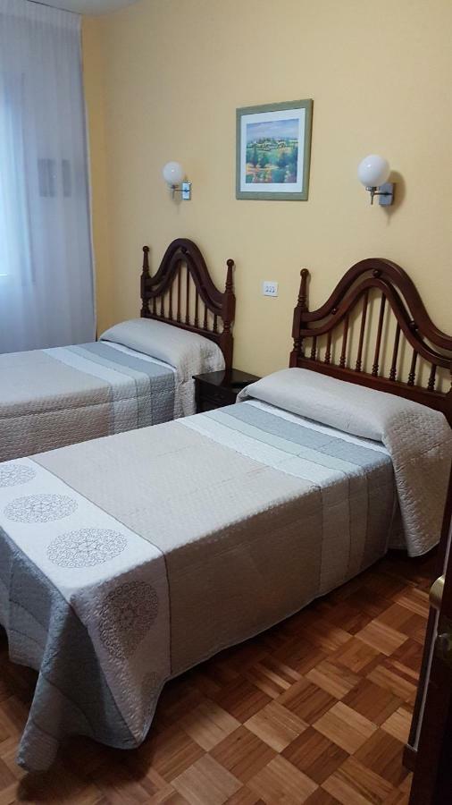 Hostal La Sierra Saron Zewnętrze zdjęcie